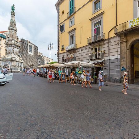 Residenza Trinita Maggiore Naples Luaran gambar