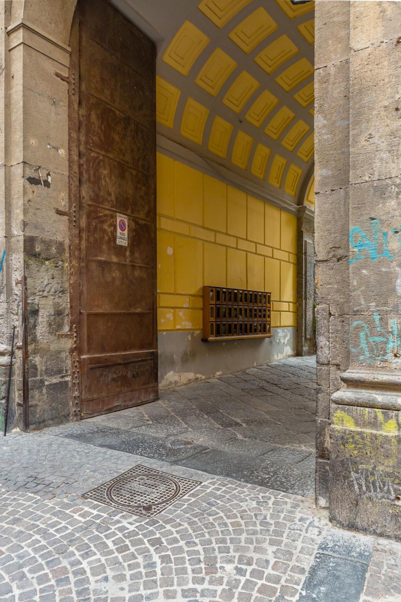 Residenza Trinita Maggiore Naples Luaran gambar