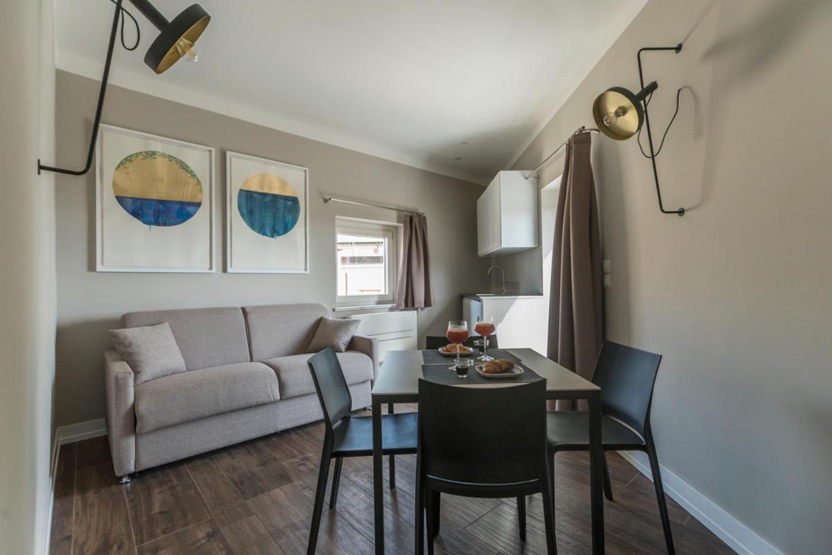 Residenza Trinita Maggiore Naples Luaran gambar