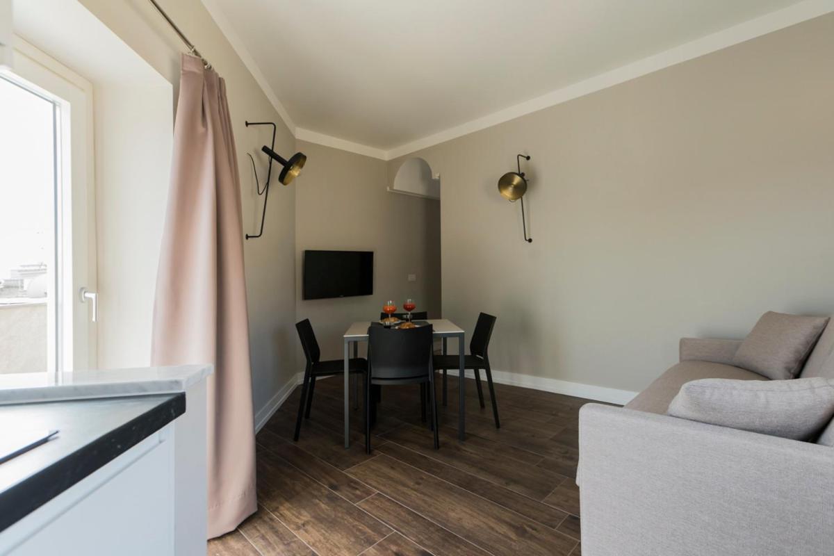 Residenza Trinita Maggiore Naples Luaran gambar