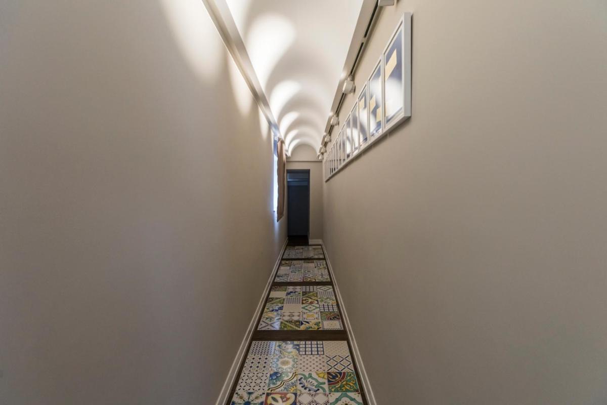 Residenza Trinita Maggiore Naples Luaran gambar