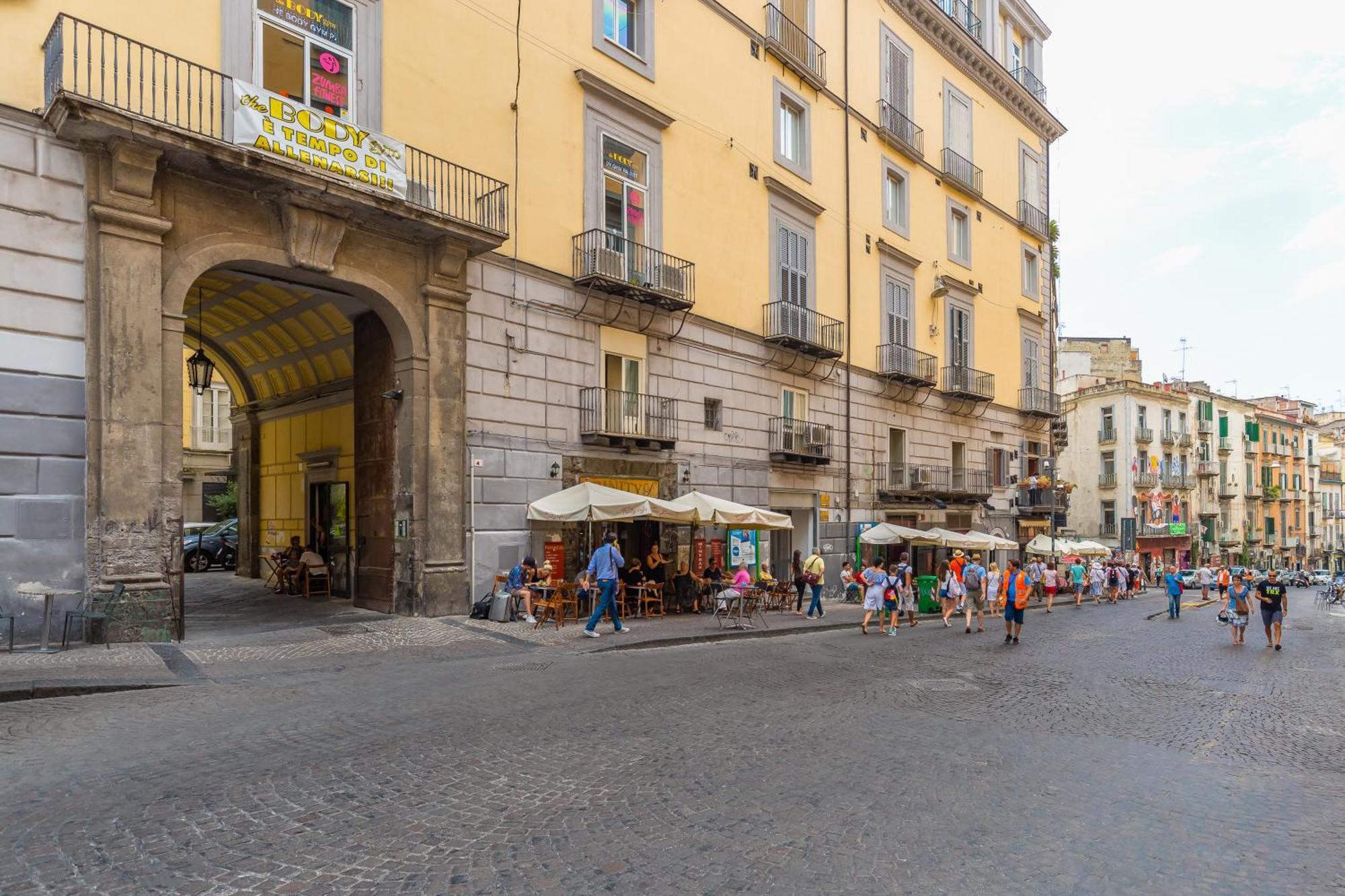 Residenza Trinita Maggiore Naples Luaran gambar