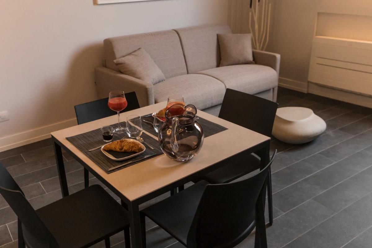 Residenza Trinita Maggiore Naples Luaran gambar