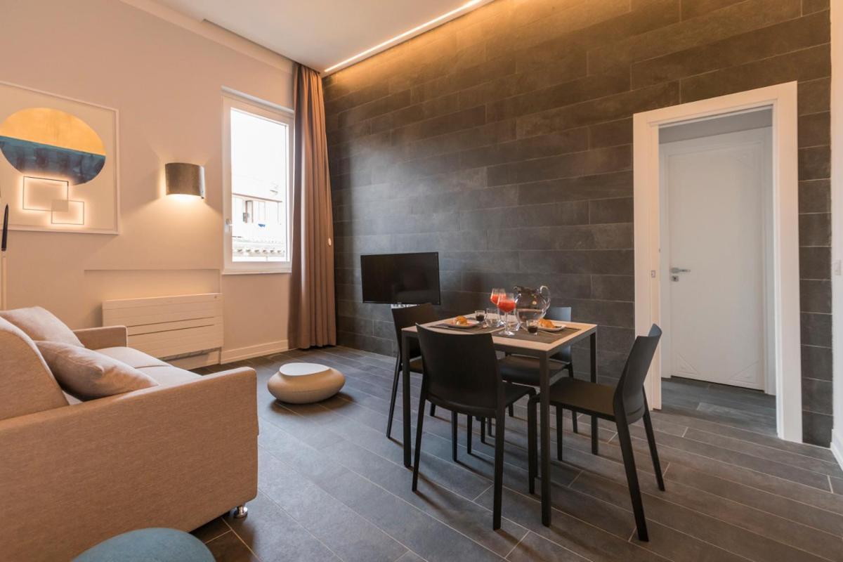 Residenza Trinita Maggiore Naples Luaran gambar