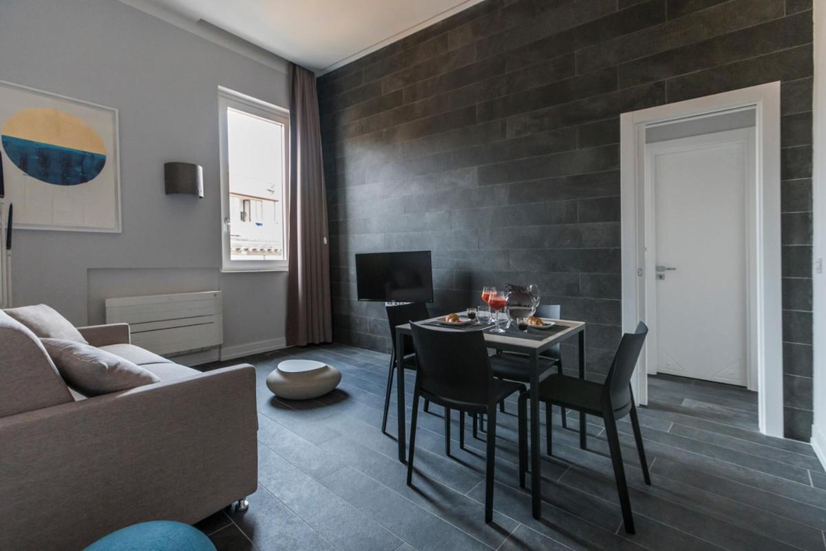 Residenza Trinita Maggiore Naples Luaran gambar