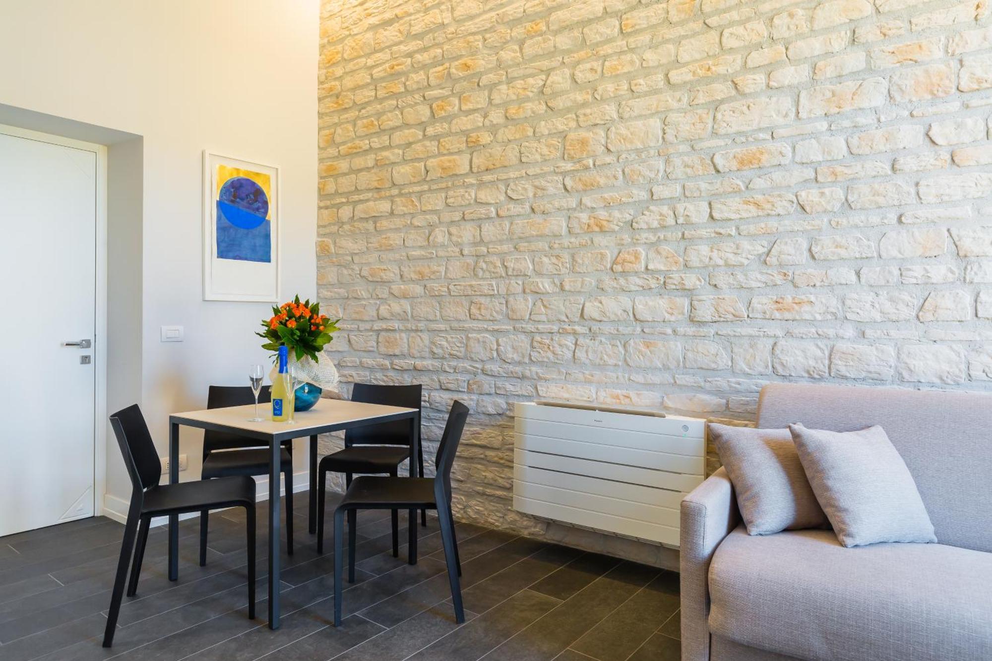 Residenza Trinita Maggiore Naples Luaran gambar